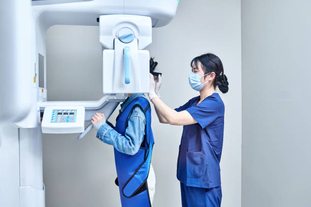 Best Emergency Tooth Extraction in Mayflower Village, CA